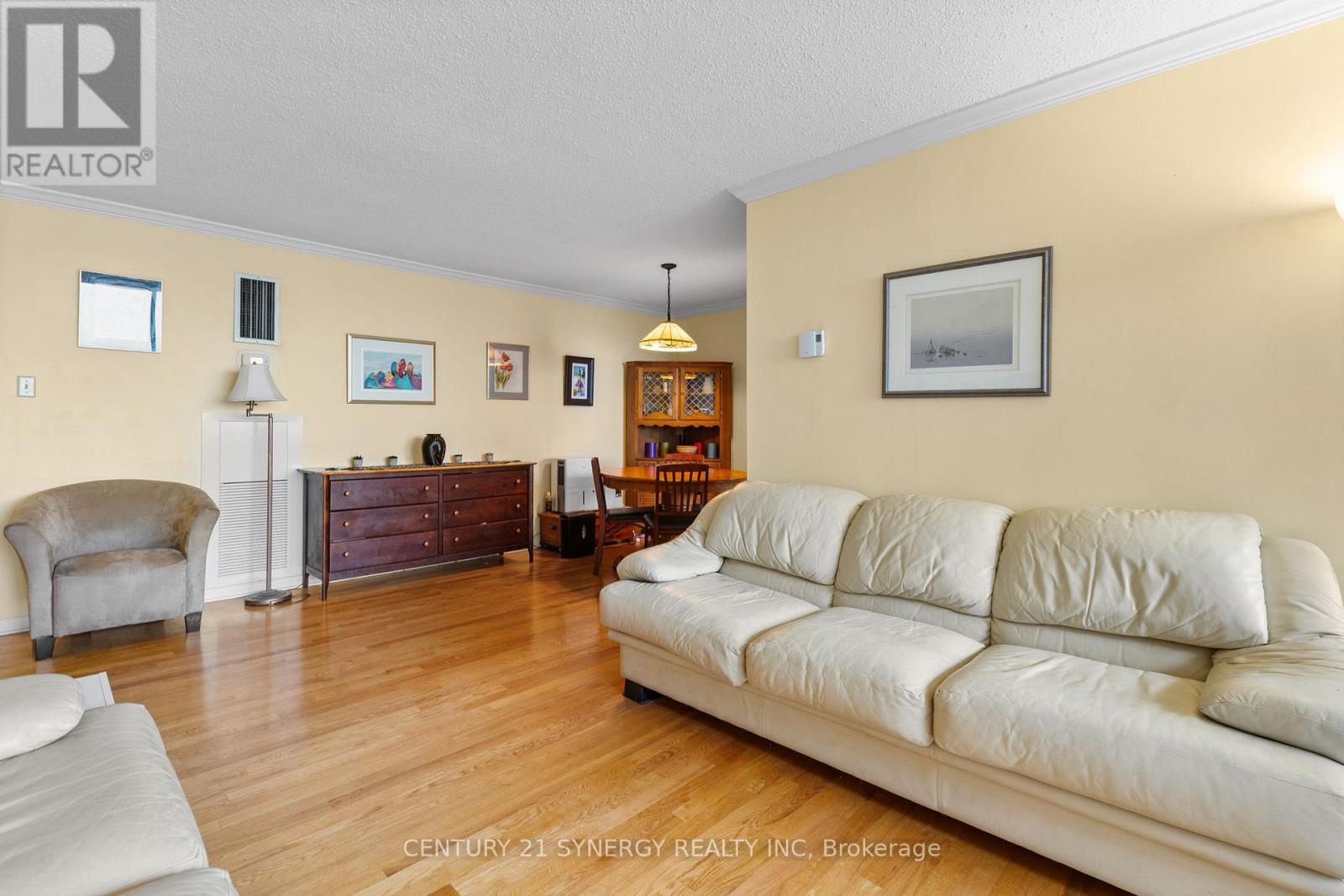 2207 - 530 Laurier Avenue W