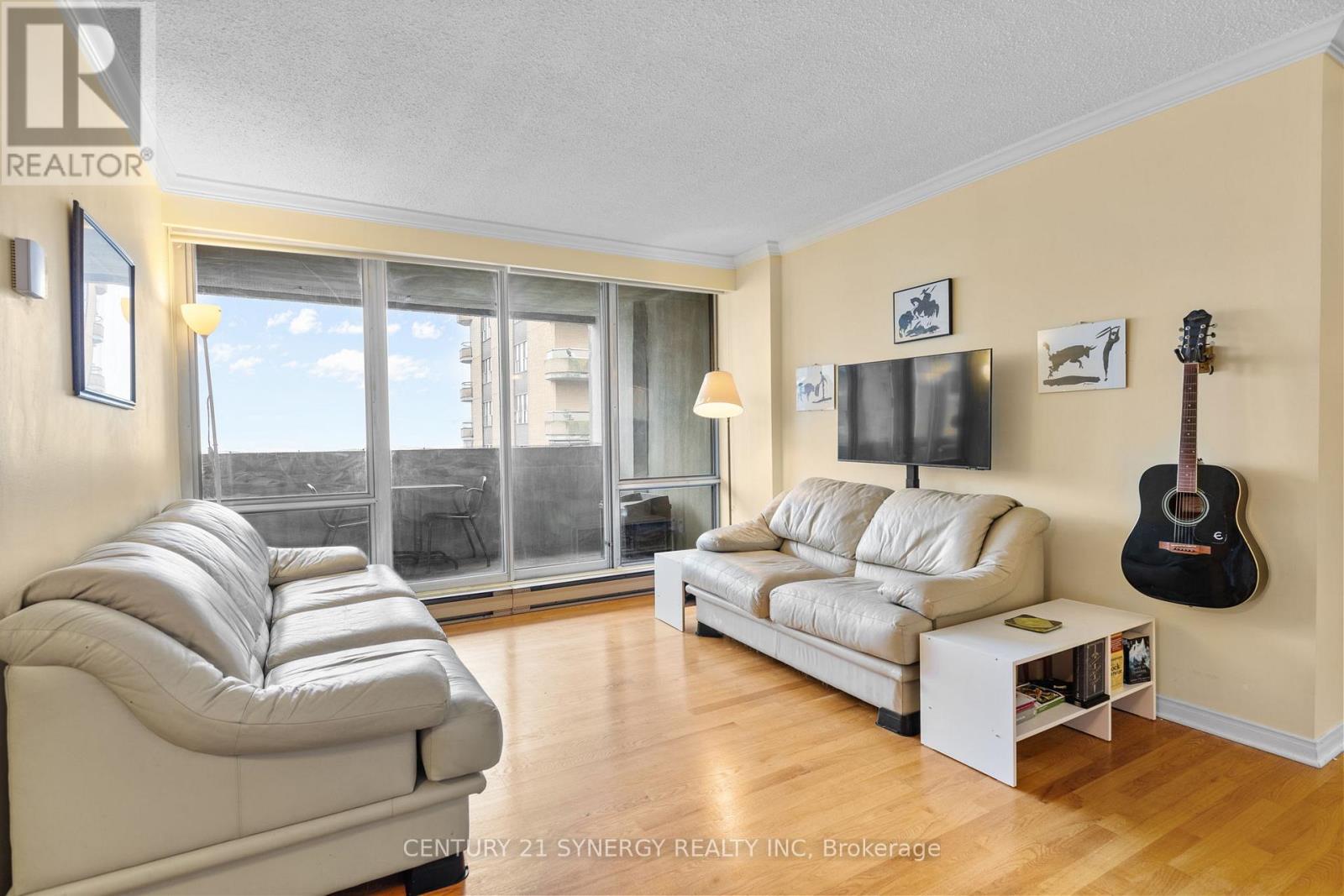 2207 - 530 Laurier Avenue W