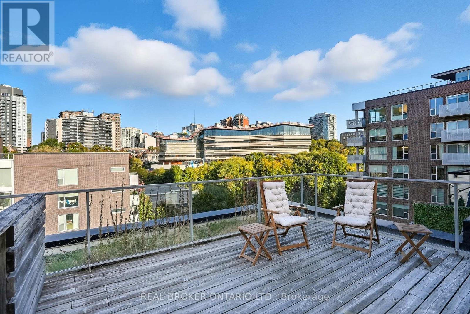 318 - 300b Lett Street