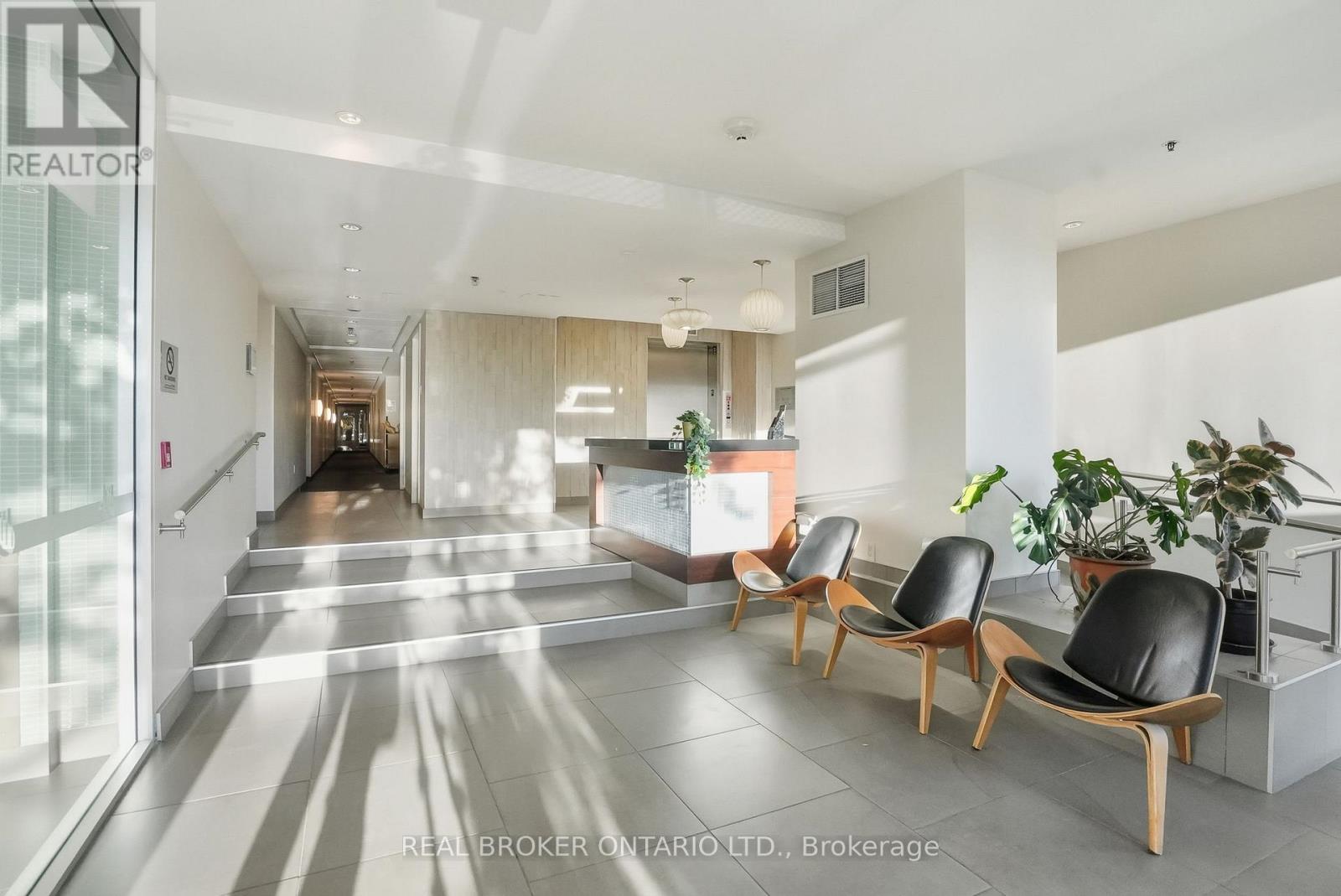 318 - 300b Lett Street