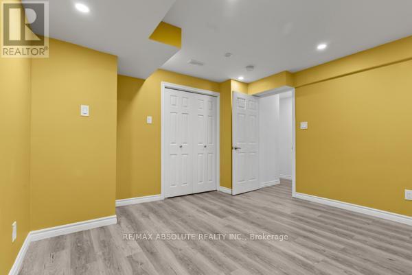 6 Howard Court