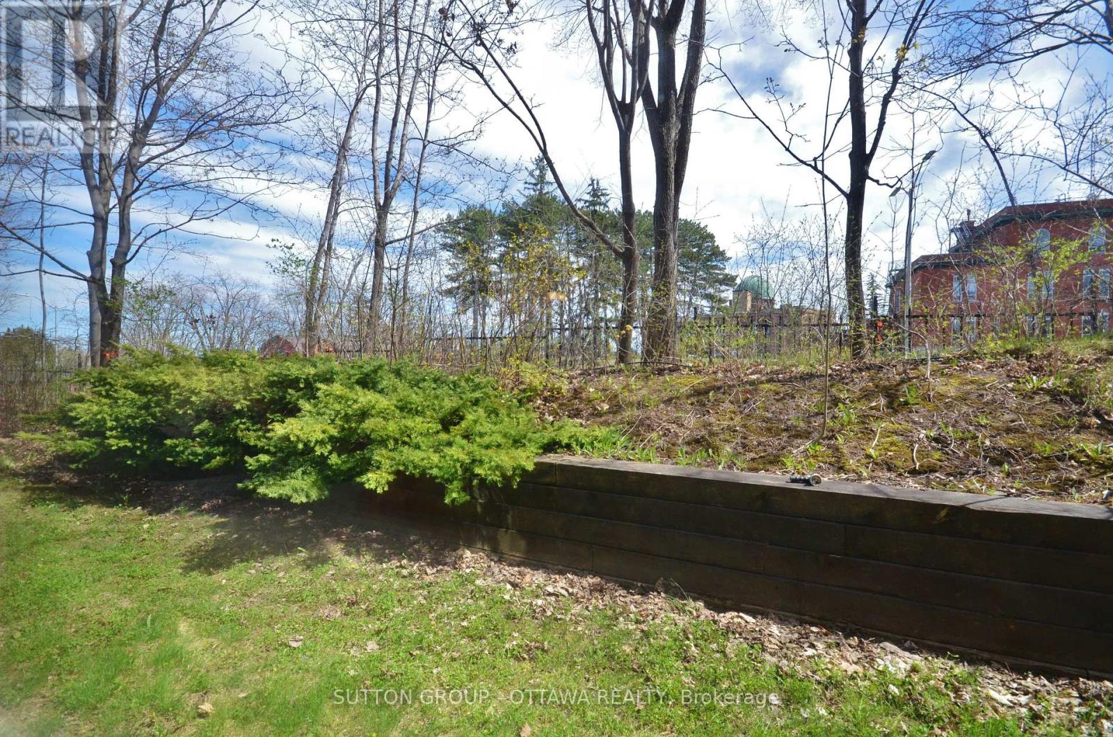 Unit 62 - 261 Botanica Private
