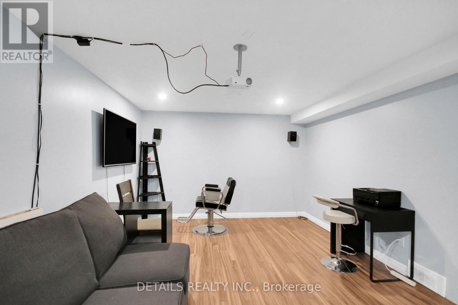 2 - 3575 Downpatrick Road E