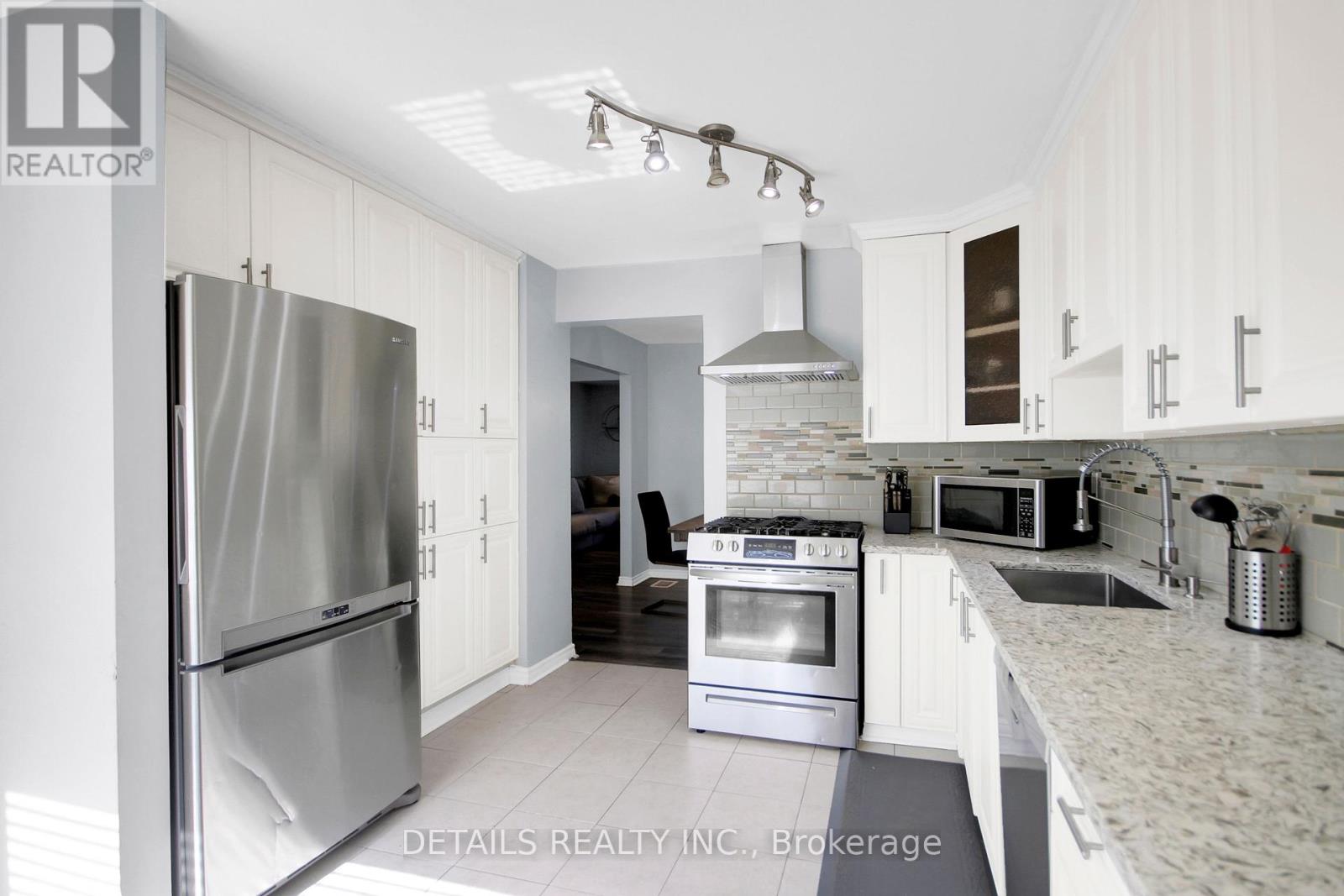 2 - 3575 Downpatrick Road E