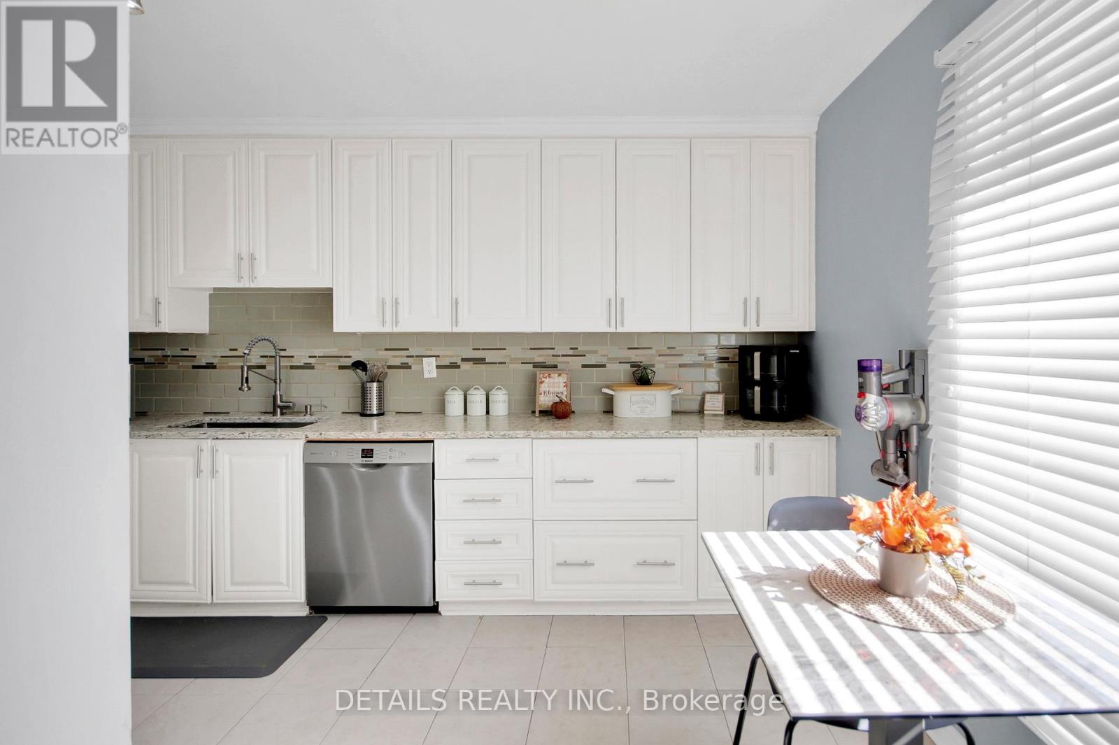 2 - 3575 Downpatrick Road E