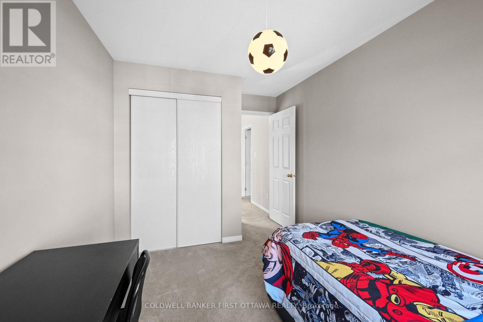 20 Fieldberry Private