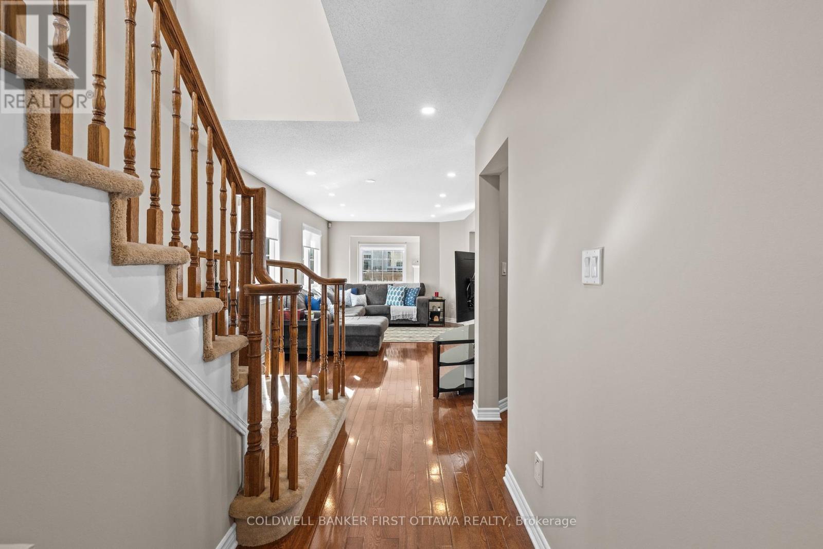 20 Fieldberry Private