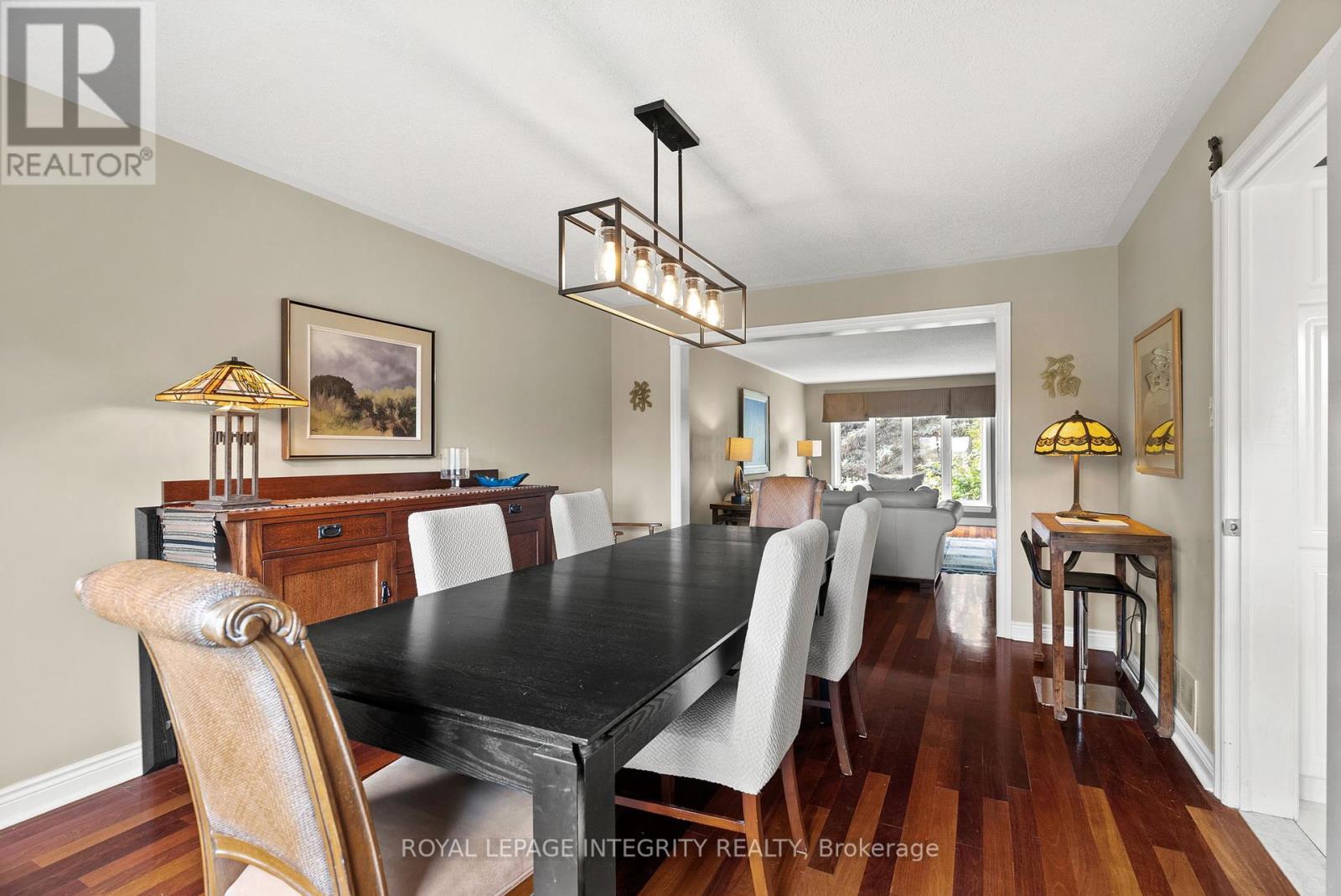 6 Marchbrook Circle