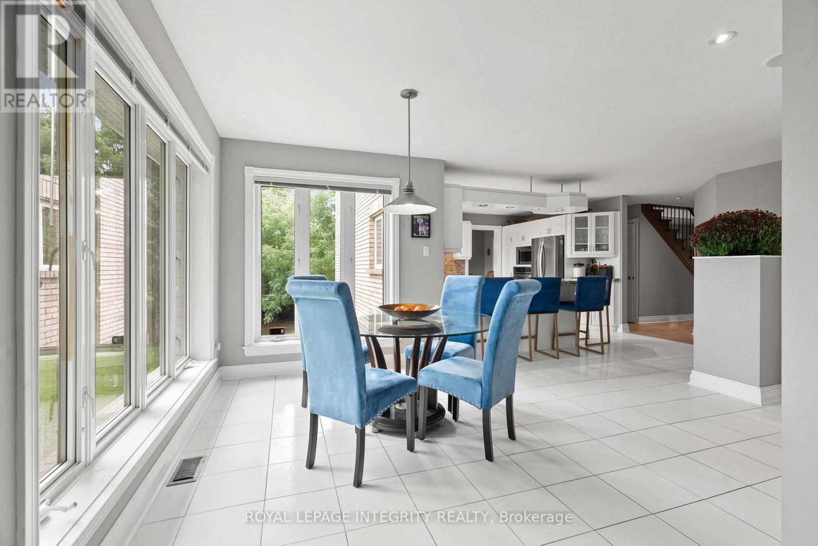 6 Marchbrook Circle