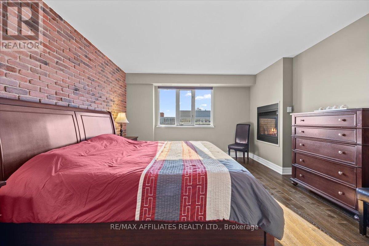#ph804 - 320 Mcleod Street