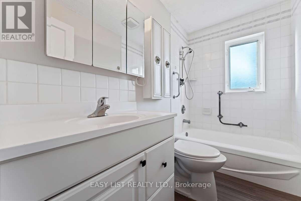 1290 St. Jean Street