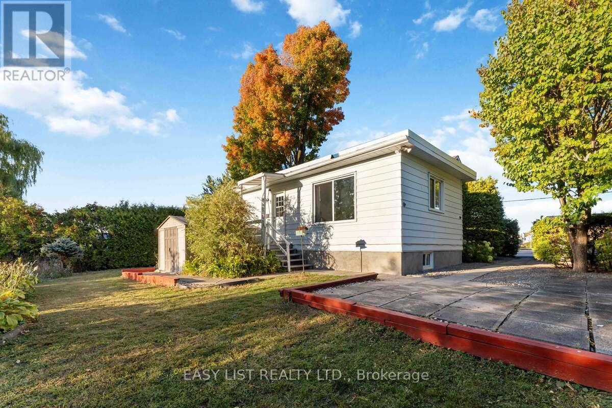 1290 St. Jean Street