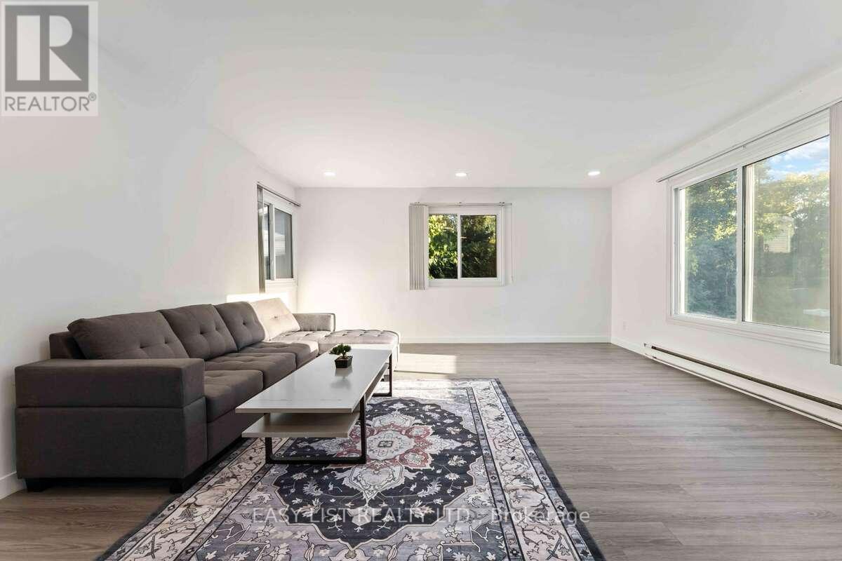 1290 St. Jean Street