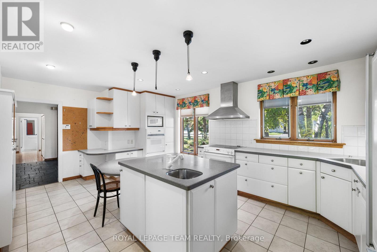 1495 Prince Of Wales Drive