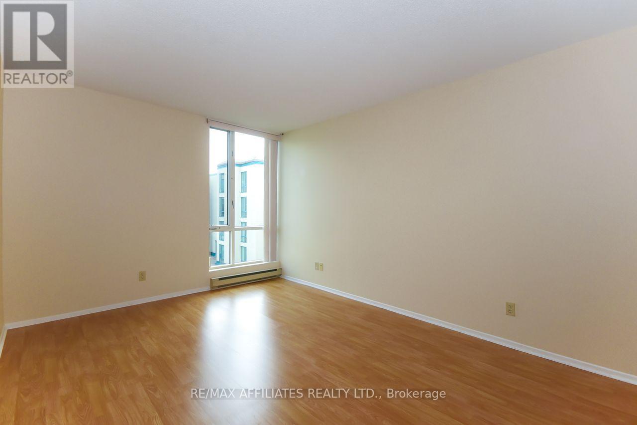 407 - 330 Centrum Boulevard