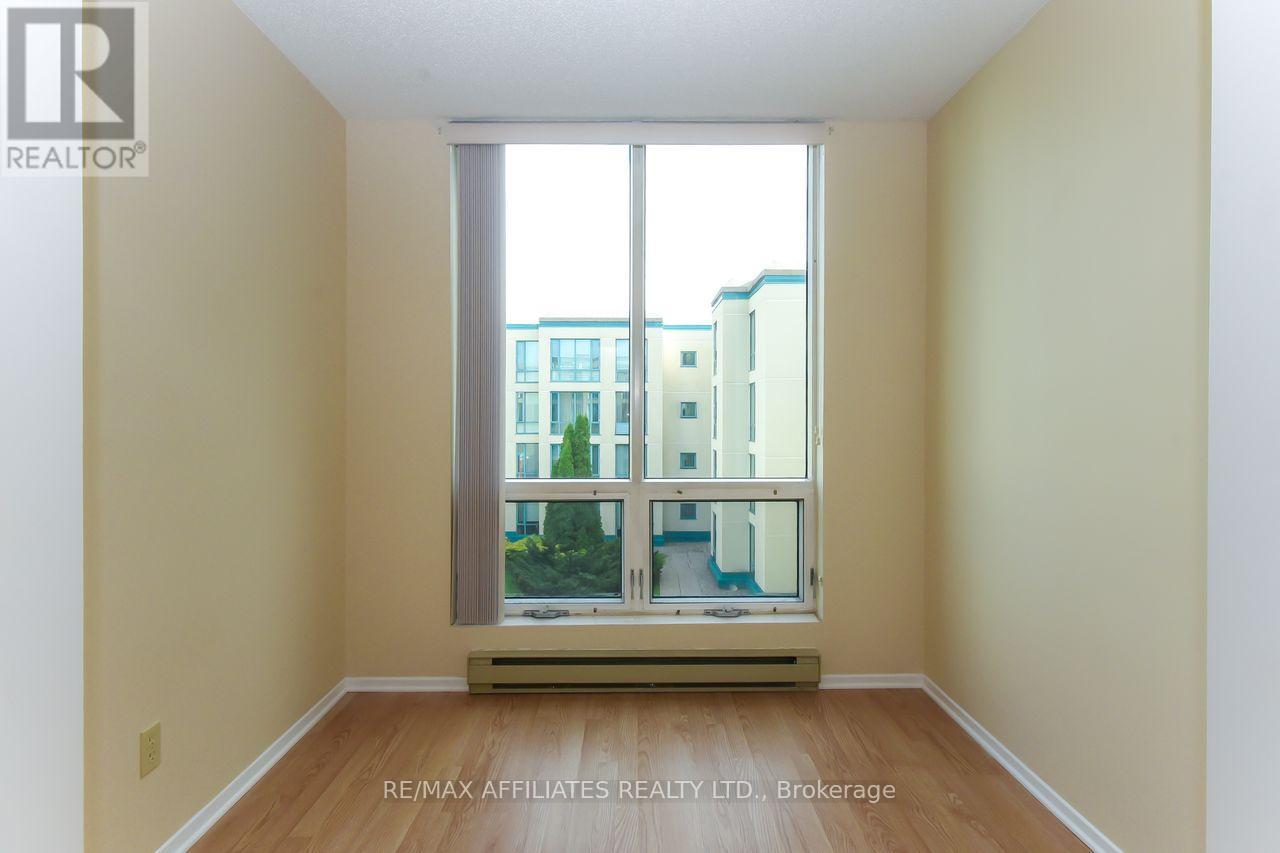 407 - 330 Centrum Boulevard