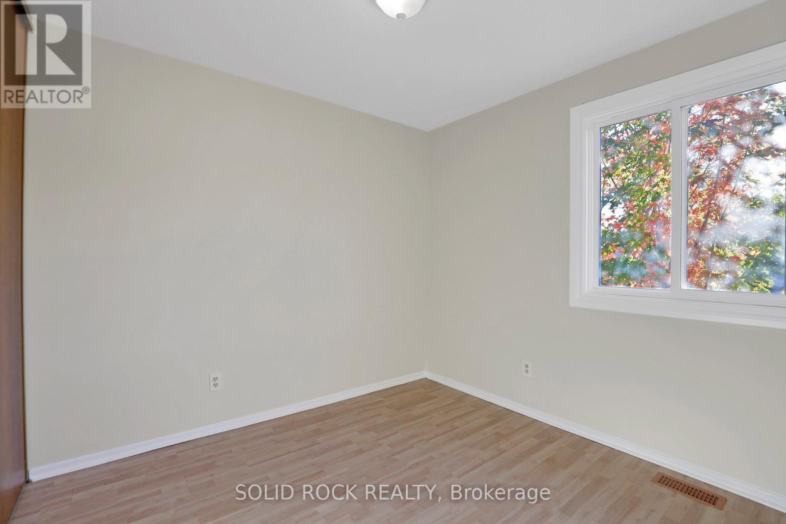 35 Thistledown Court