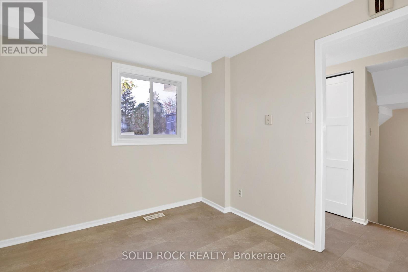 35 Thistledown Court
