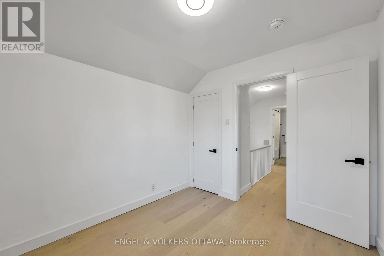 22 Harvard Avenue