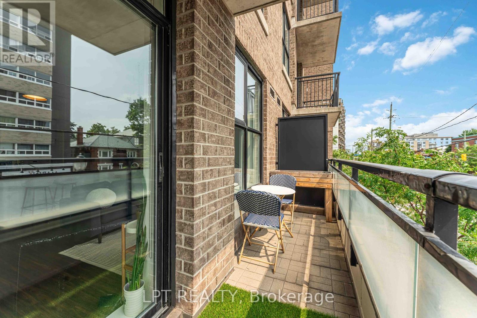 206 - 150 Caroline Avenue