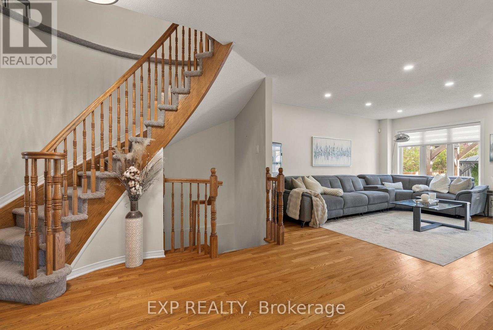 229 Duntroon Circle