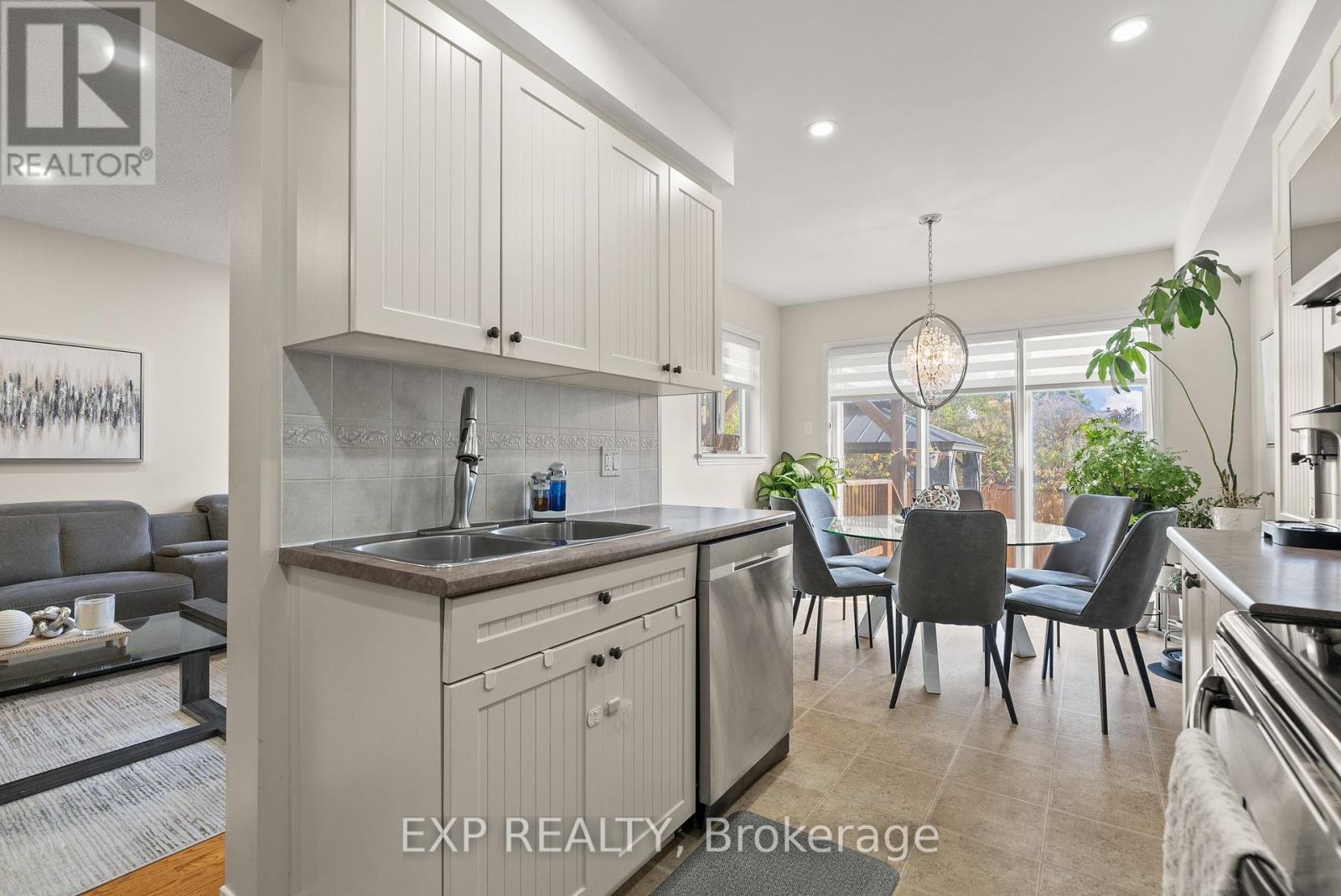 229 Duntroon Circle