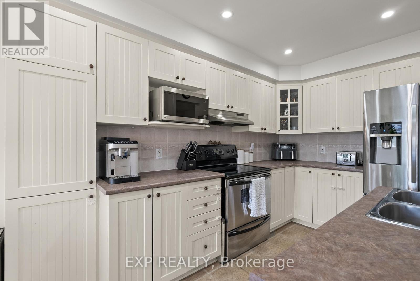 229 Duntroon Circle