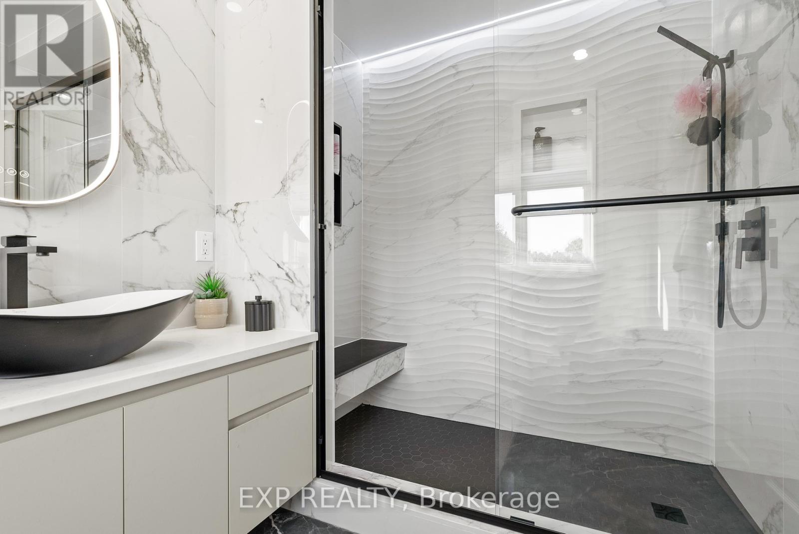 229 Duntroon Circle
