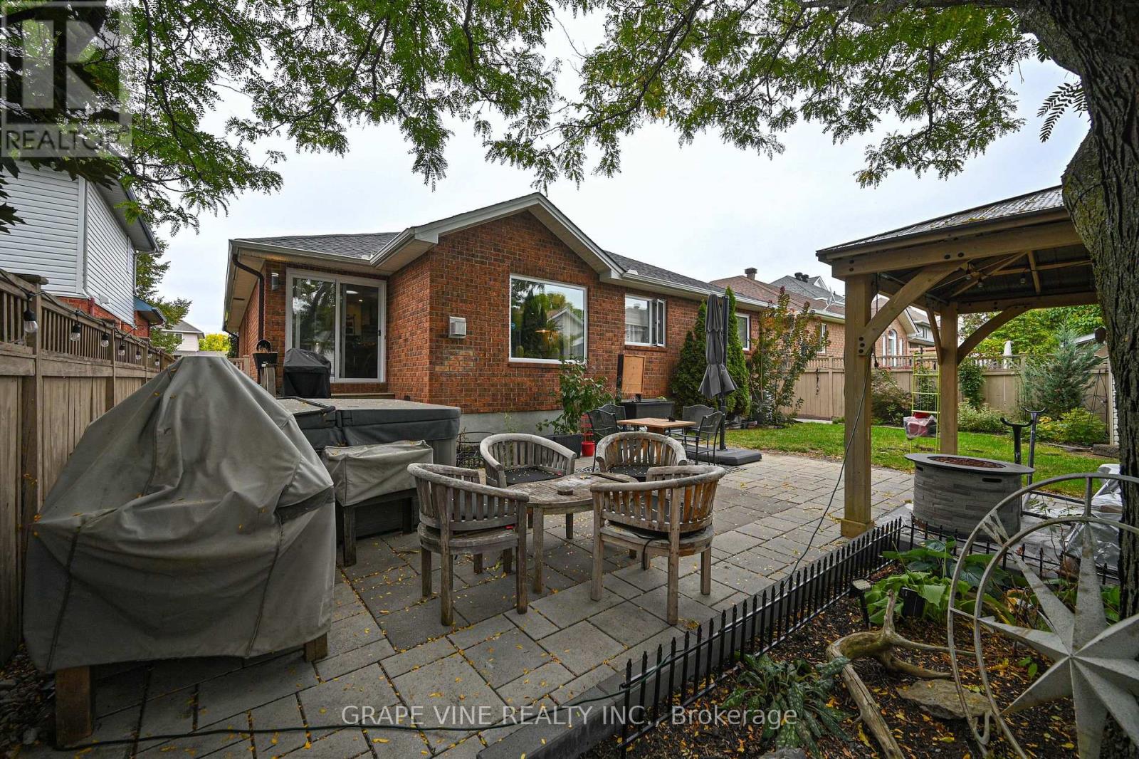 777 Rolling River Crescent