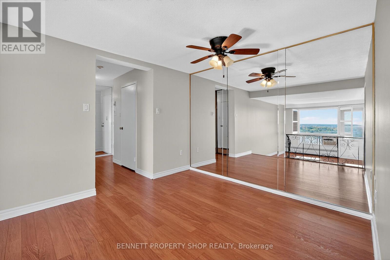 1015 - 915 Elmsmere Road