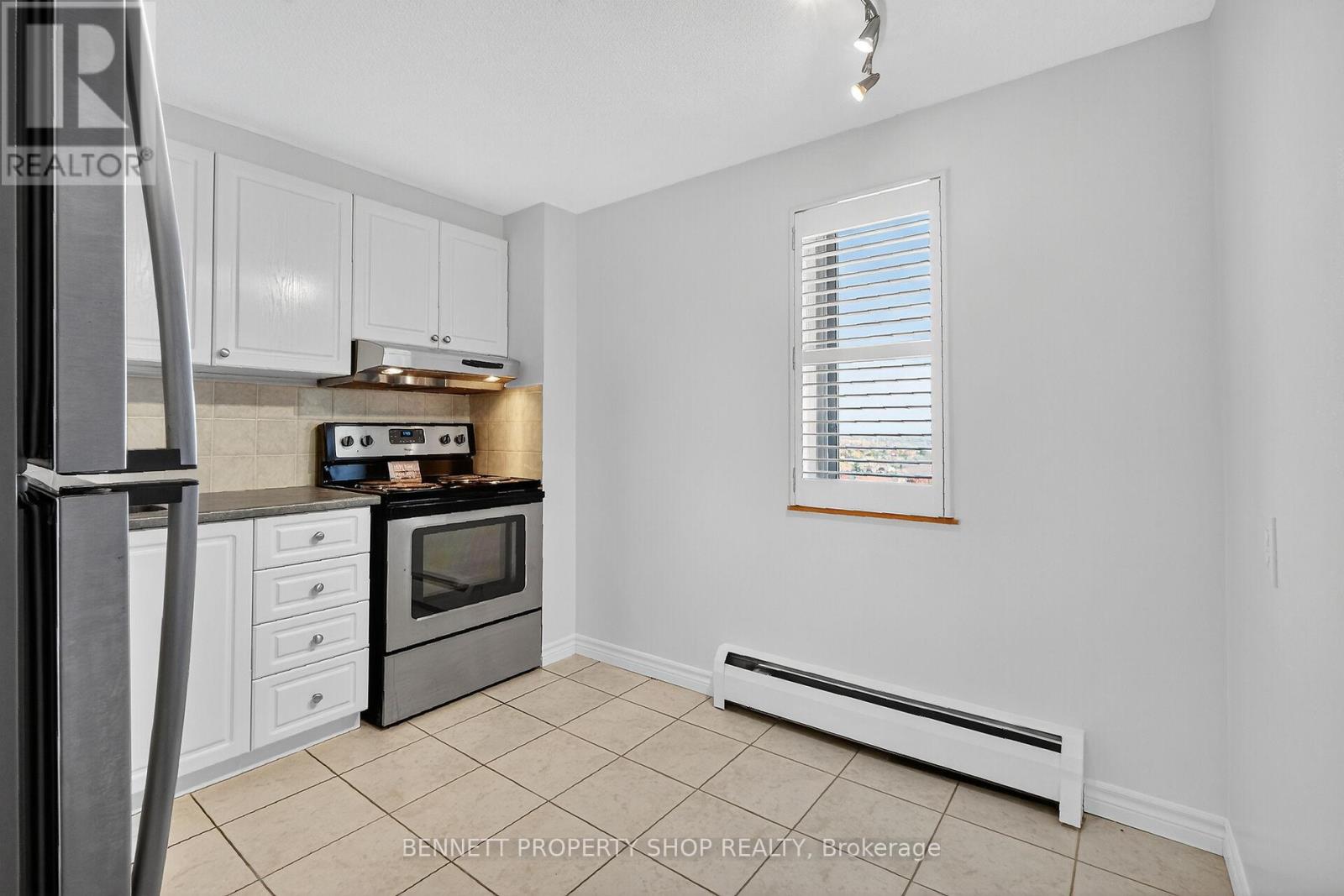 1015 - 915 Elmsmere Road