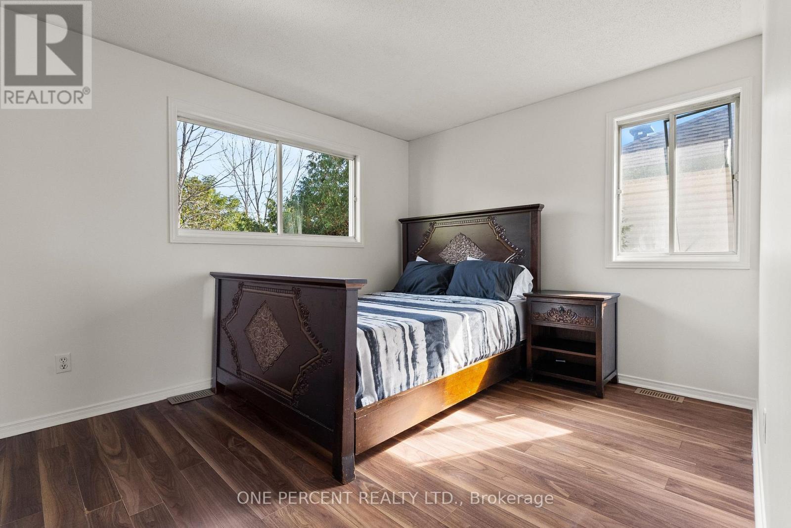 11 Bowen Crescent
