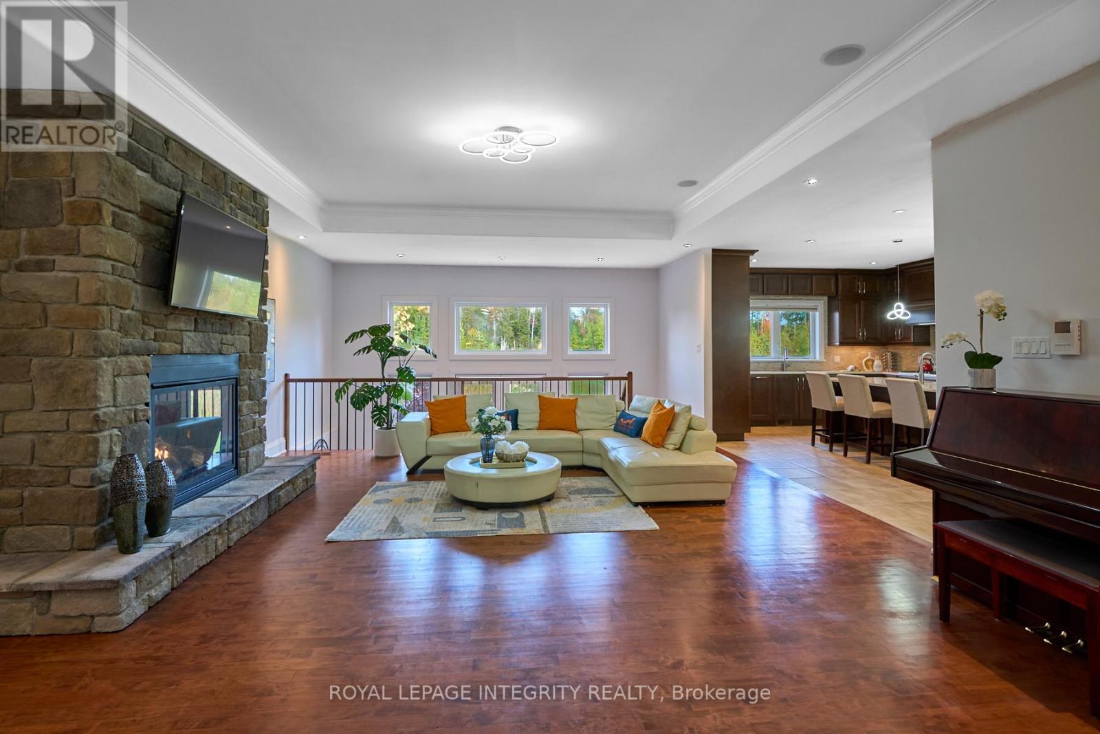 1954 Cedarlakes Way
