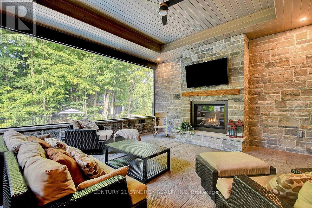 1443 Duchess Crescent