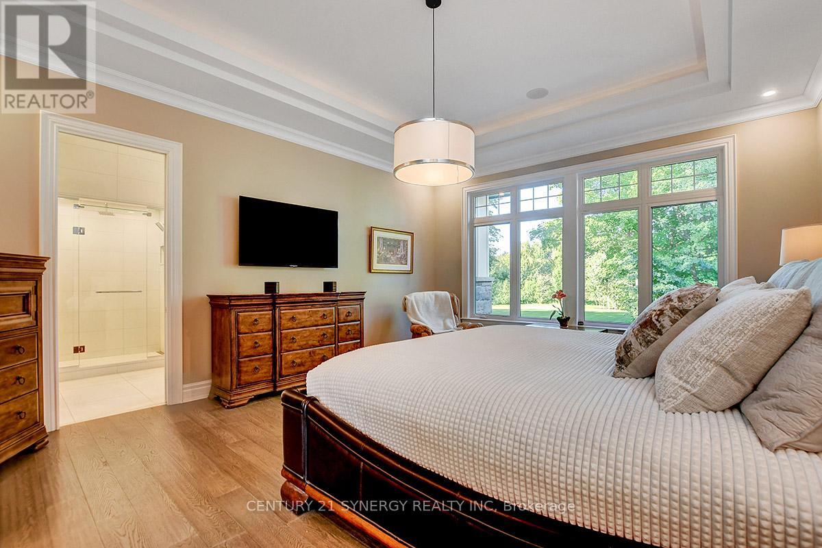 1443 Duchess Crescent