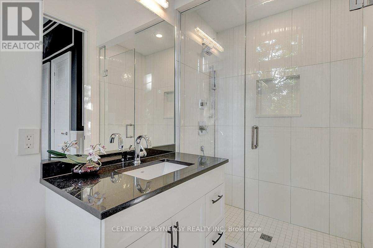 1443 Duchess Crescent