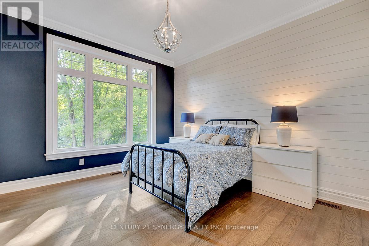 1443 Duchess Crescent