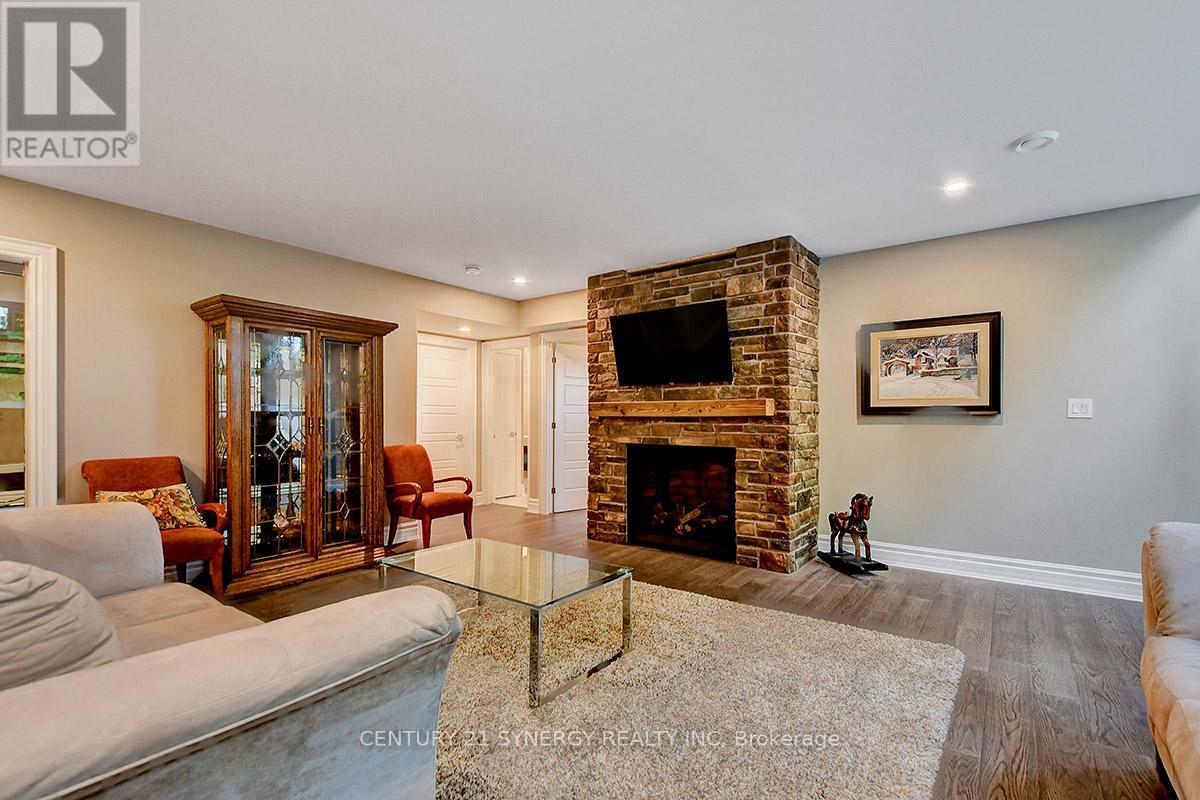 1443 Duchess Crescent