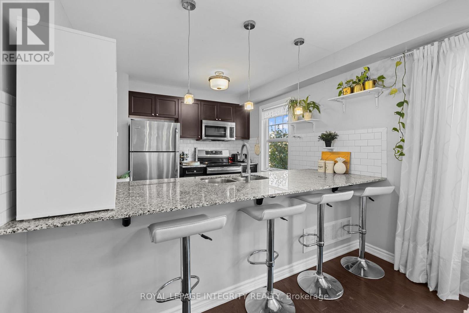 211 Bensinger Way