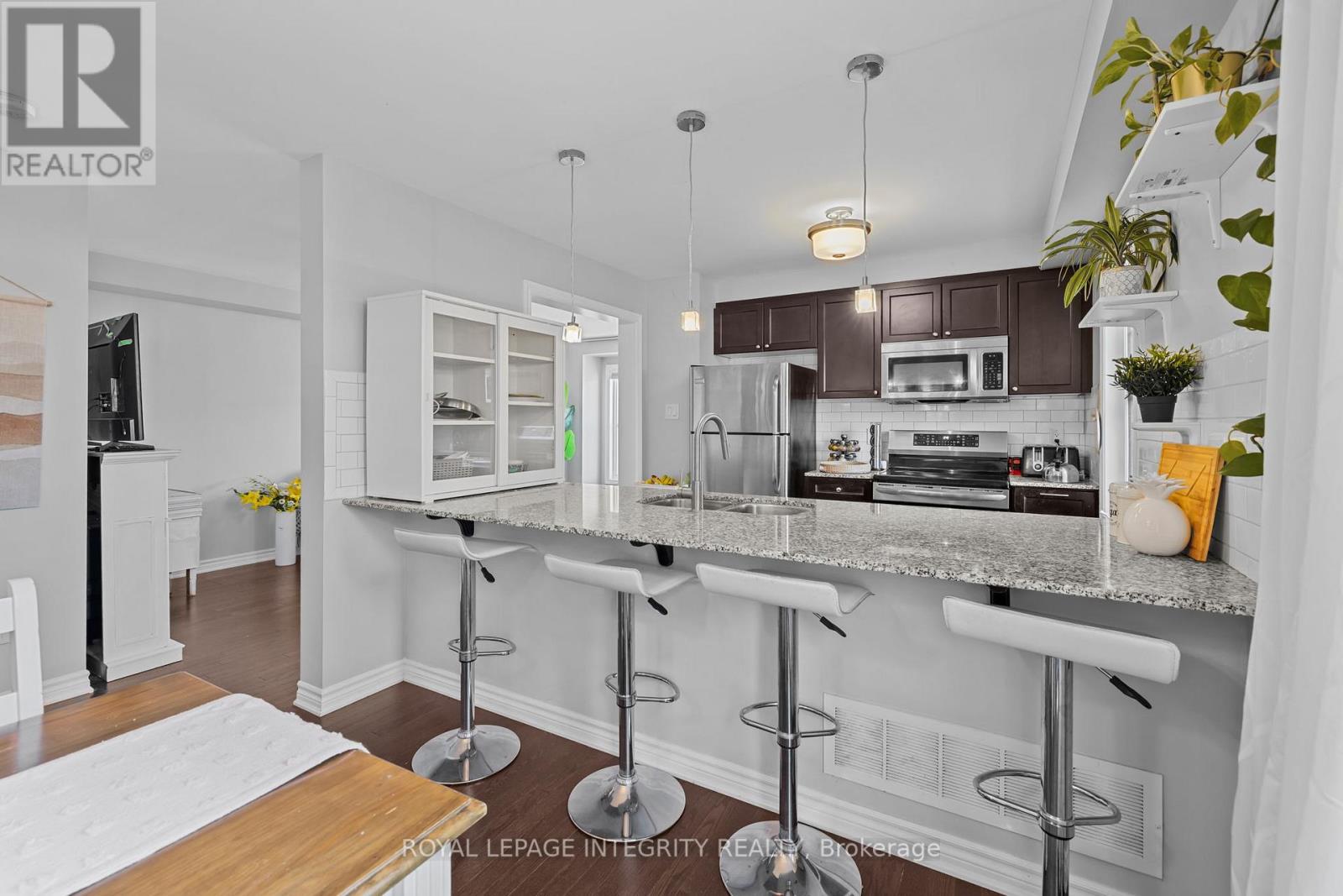 211 Bensinger Way