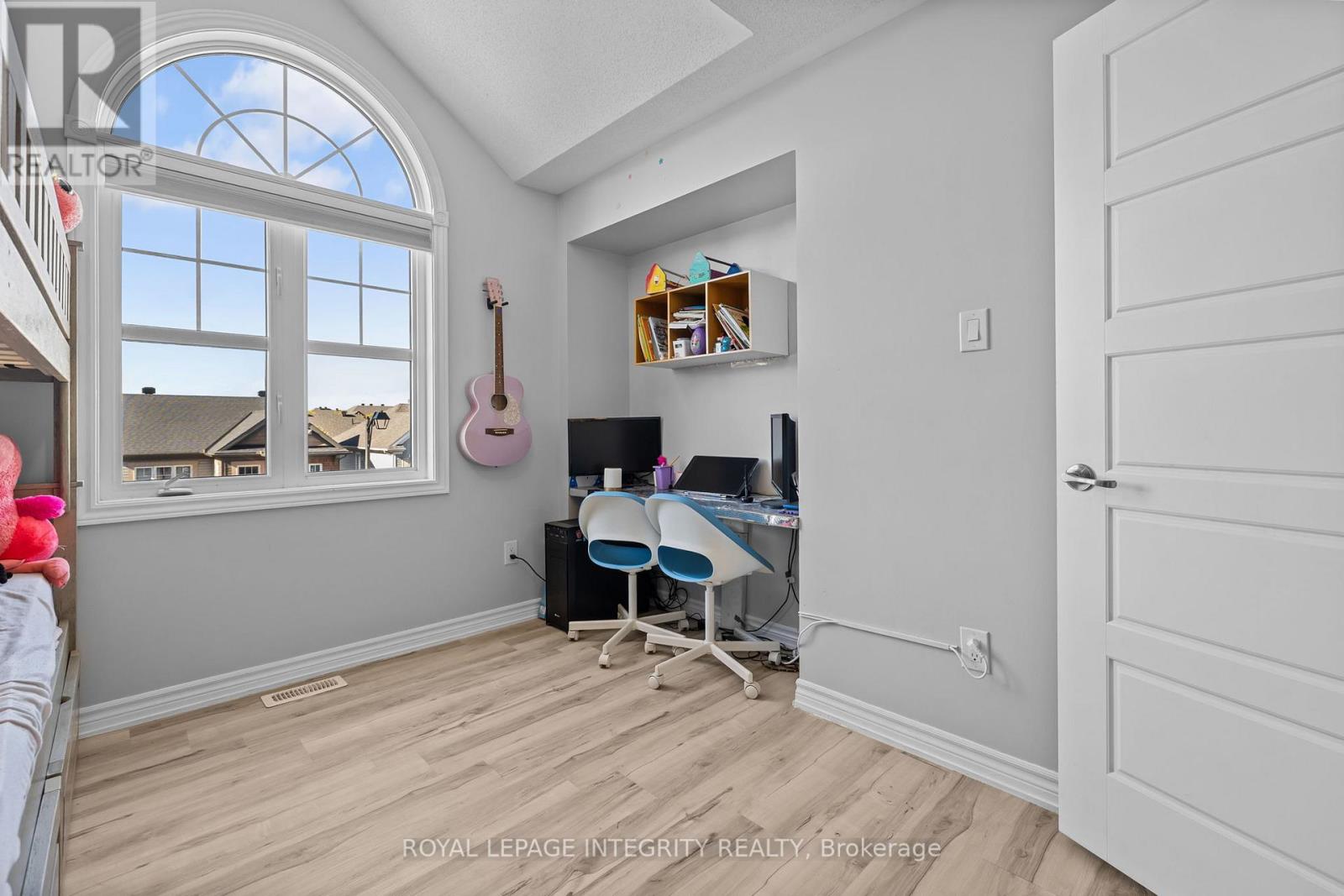 211 Bensinger Way