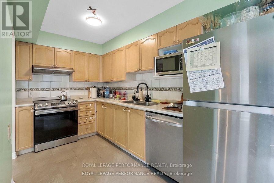 1453 Lynx Crescent