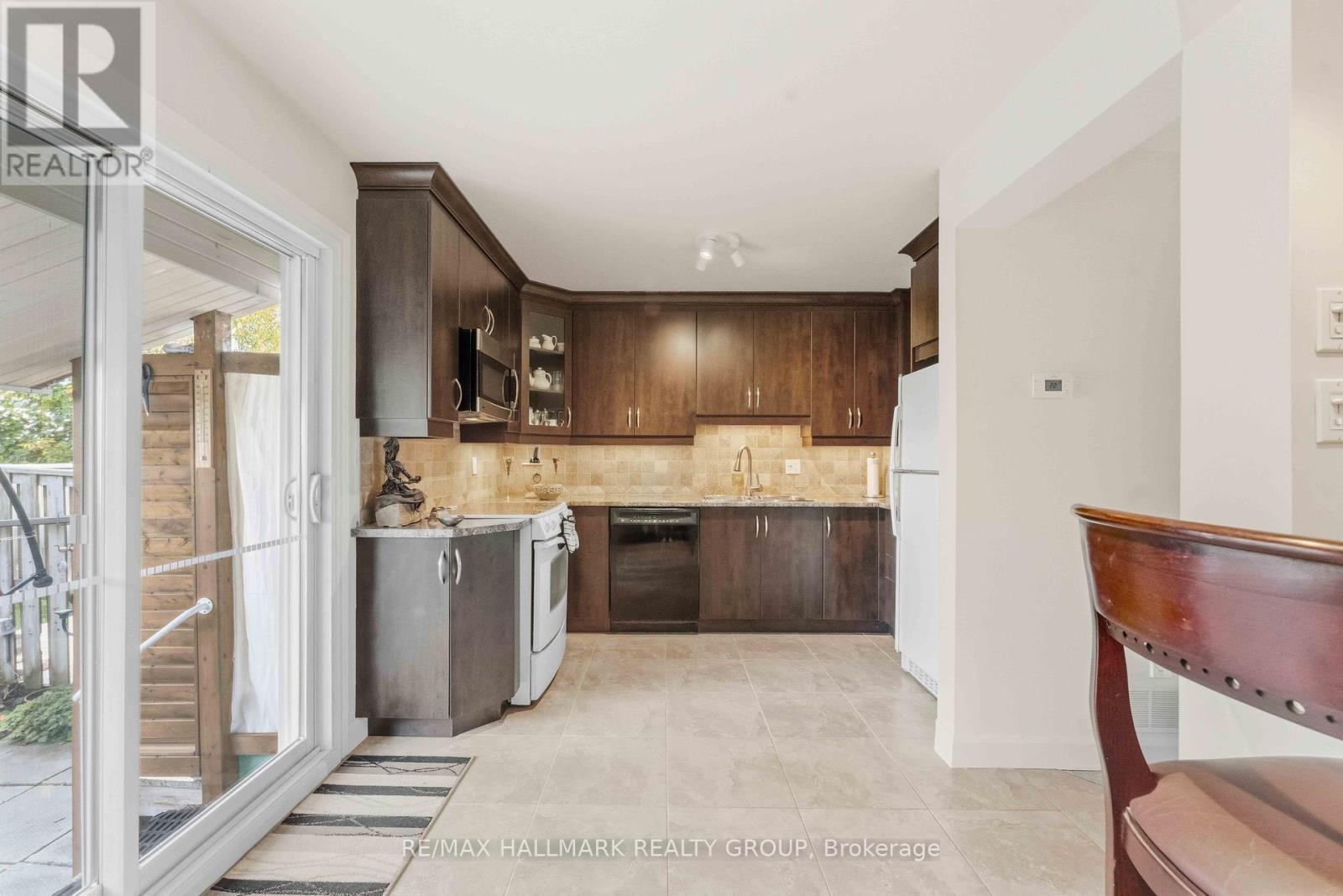 941 Cookshire Crescent