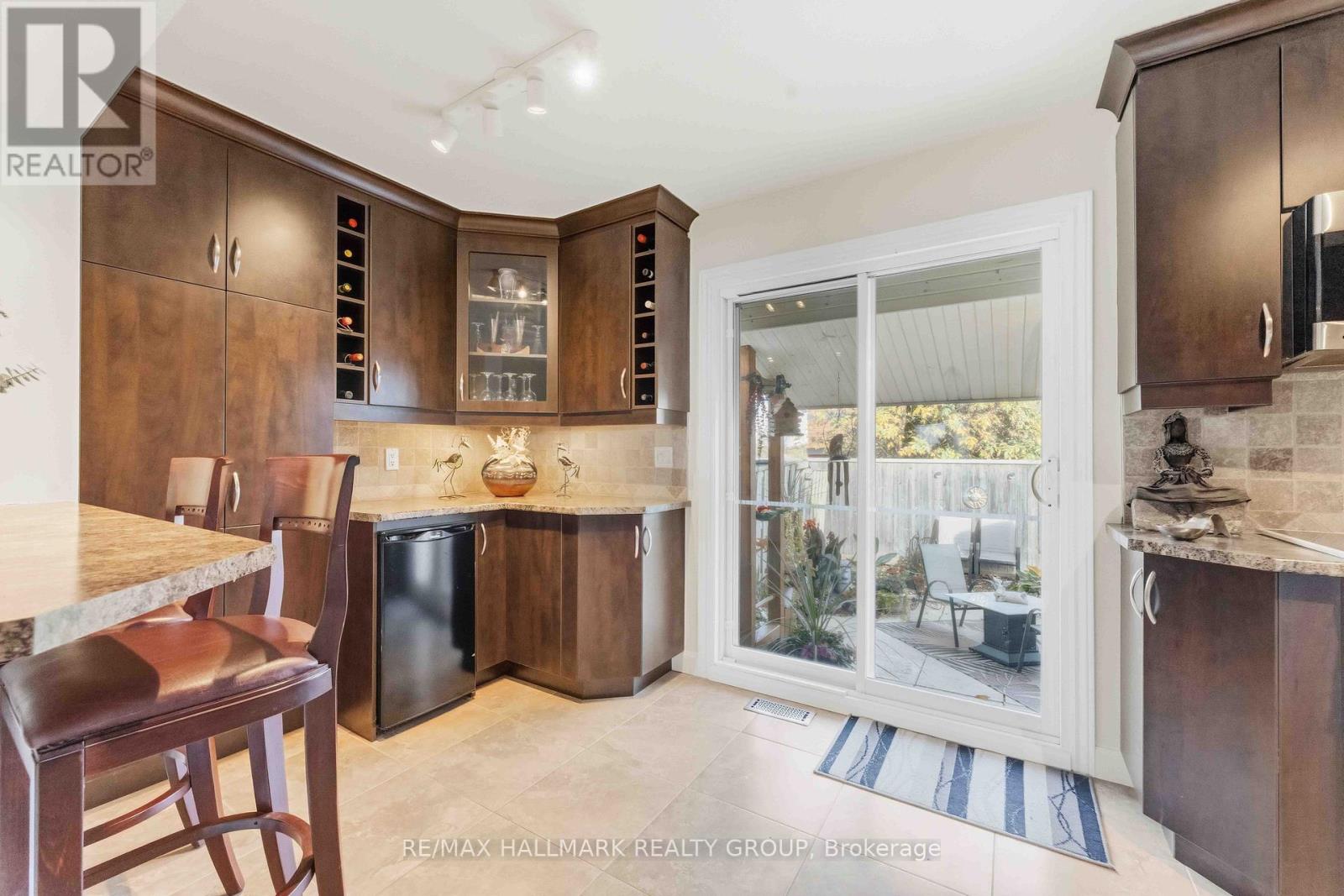 941 Cookshire Crescent