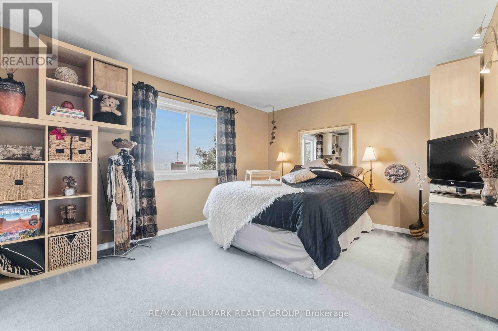 941 Cookshire Crescent