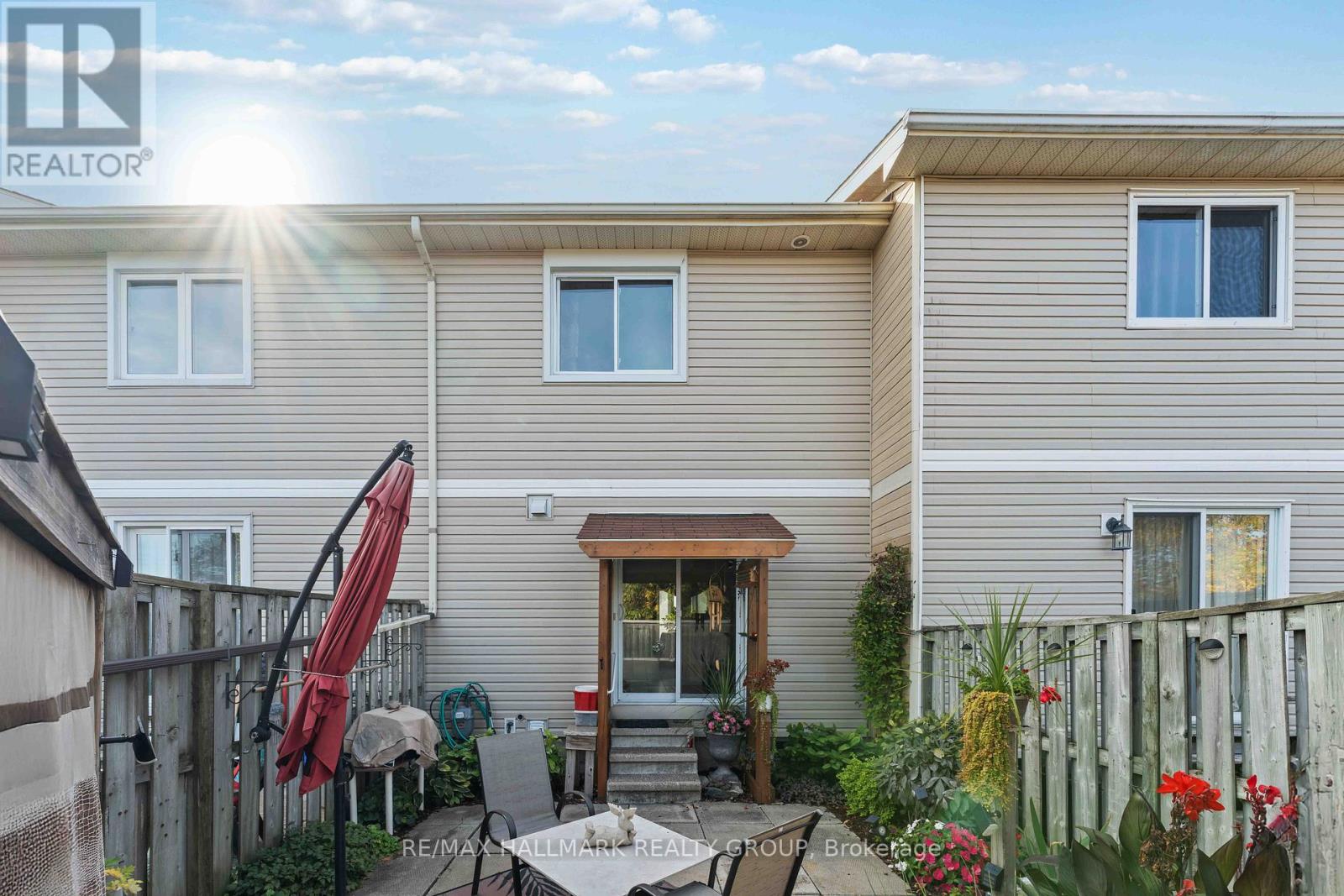 941 Cookshire Crescent