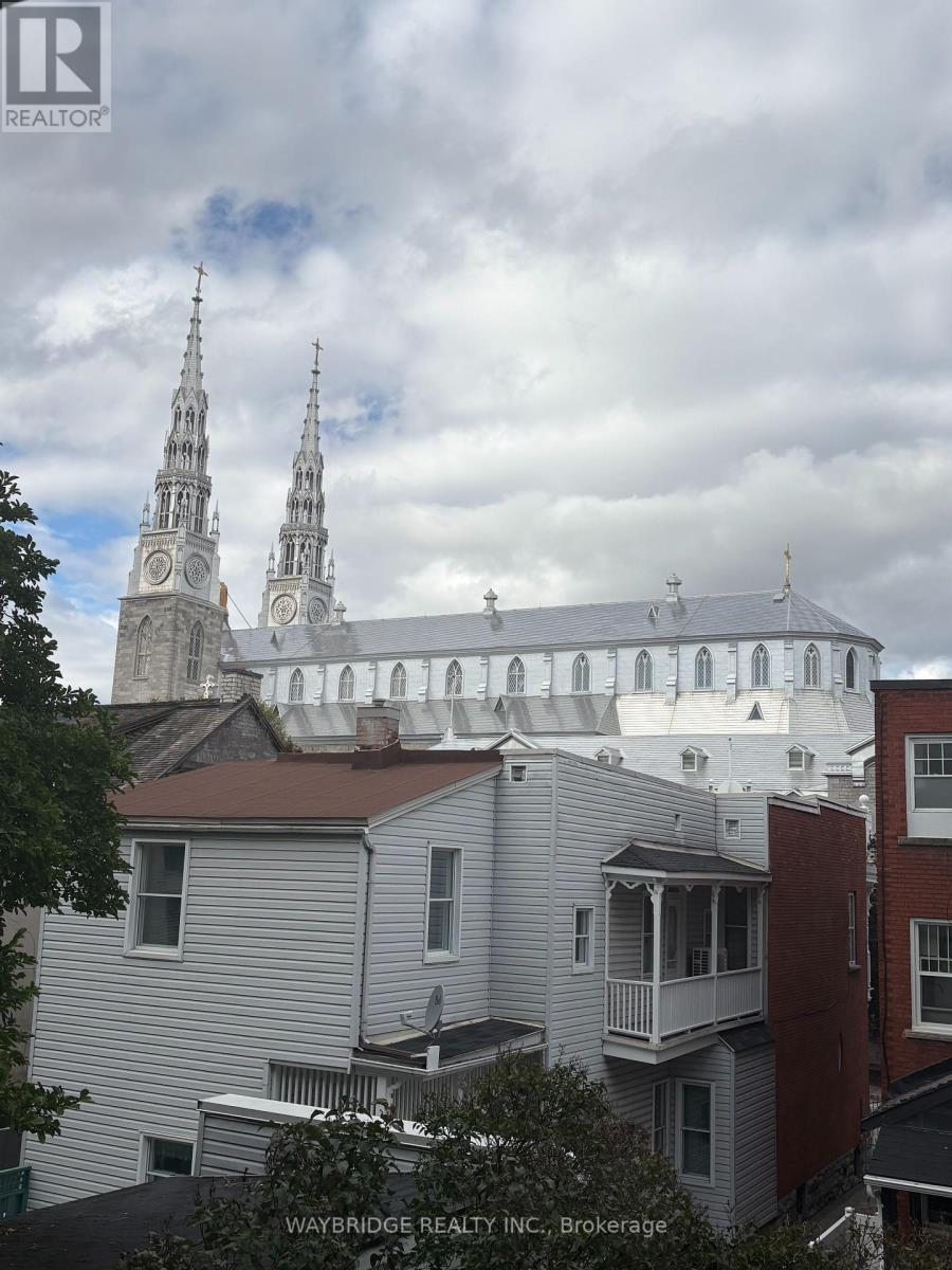 216 - 35 Murray Street
