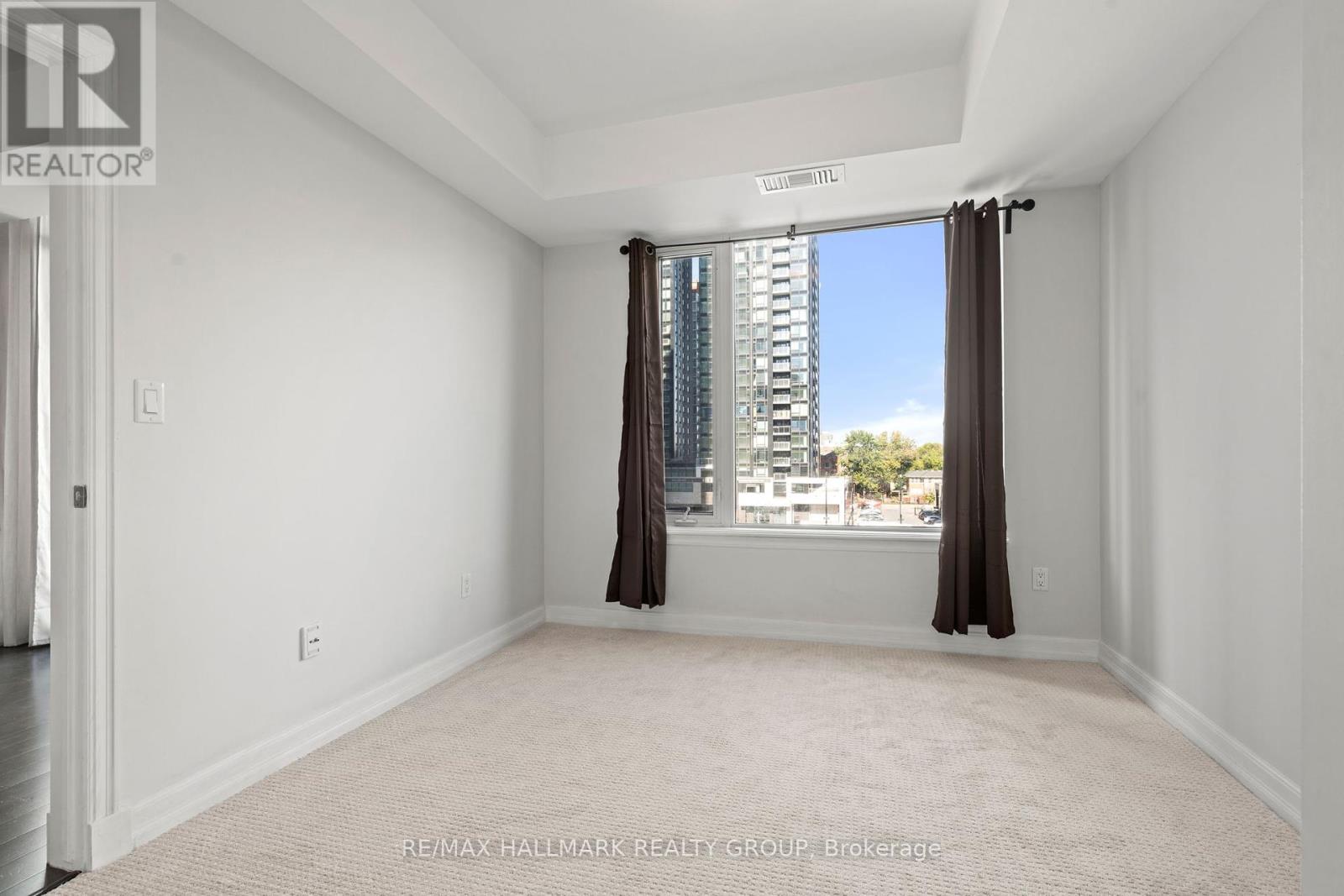 406 - 238 Besserer Street
