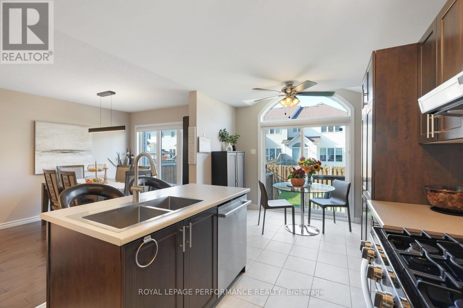 243 Silvermoon Crescent
