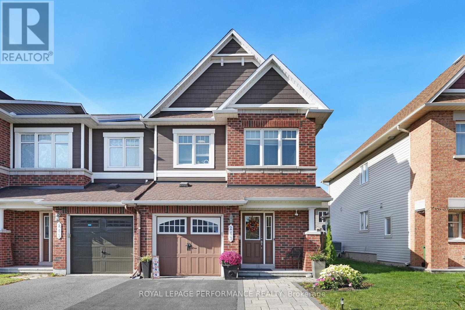 243 Silvermoon Crescent